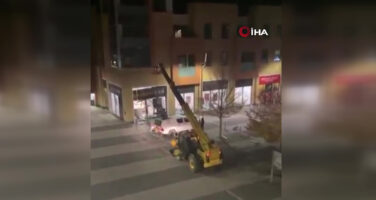 İş makinesi ile ATM çaldılar