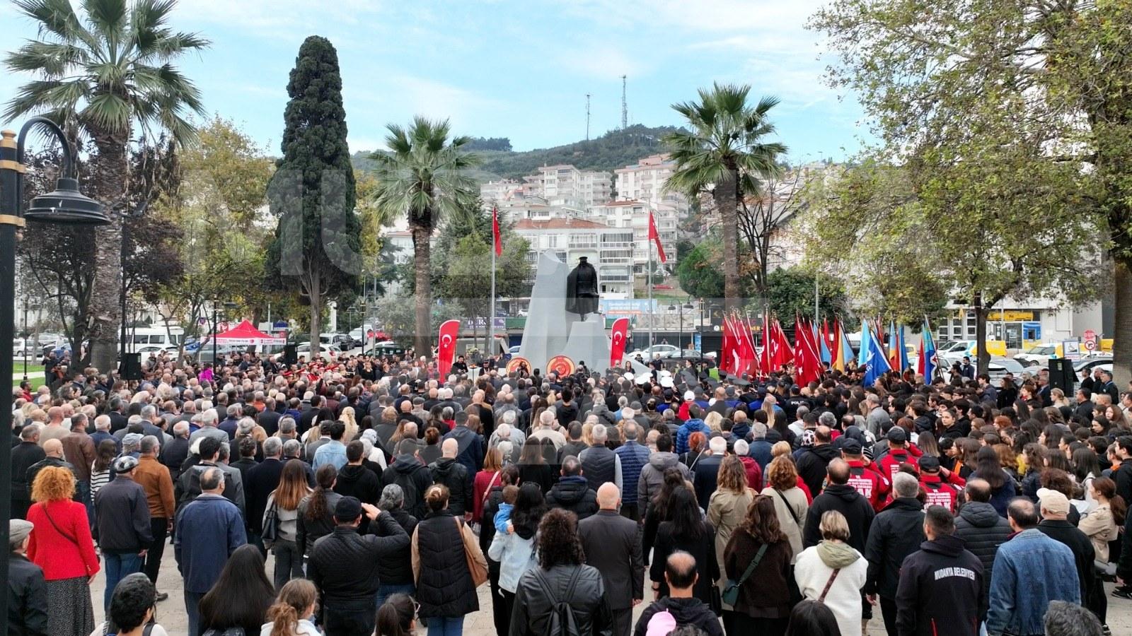 Mudanya’da 10 Kasım Töreninde Duygusal Anlar Yaşandı – VİDEO