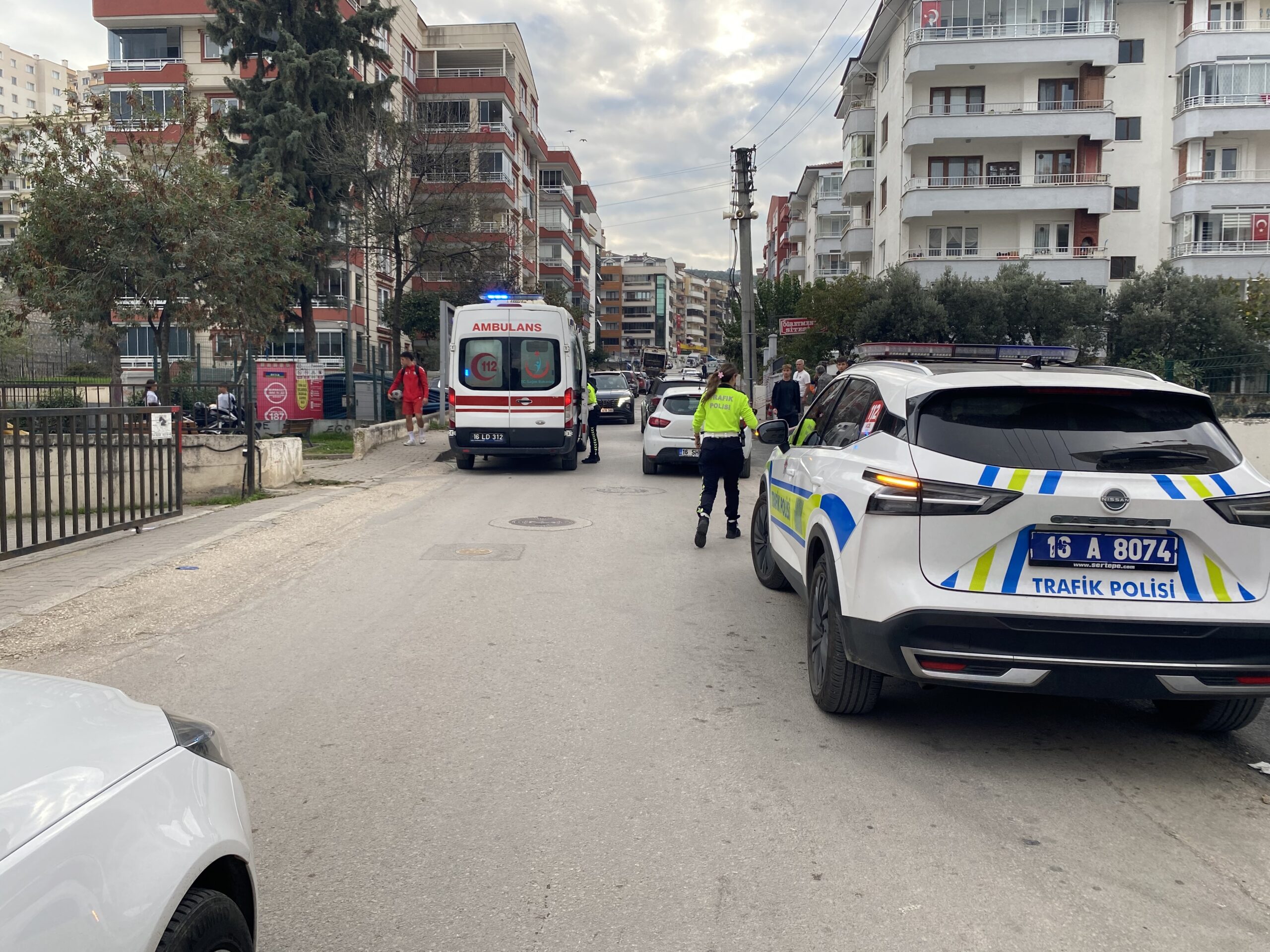 Mudanya’da Çöp Kamyonu Dehşeti! Dengesini Kaybedip Yola Düştü, Kamyon Çarptı