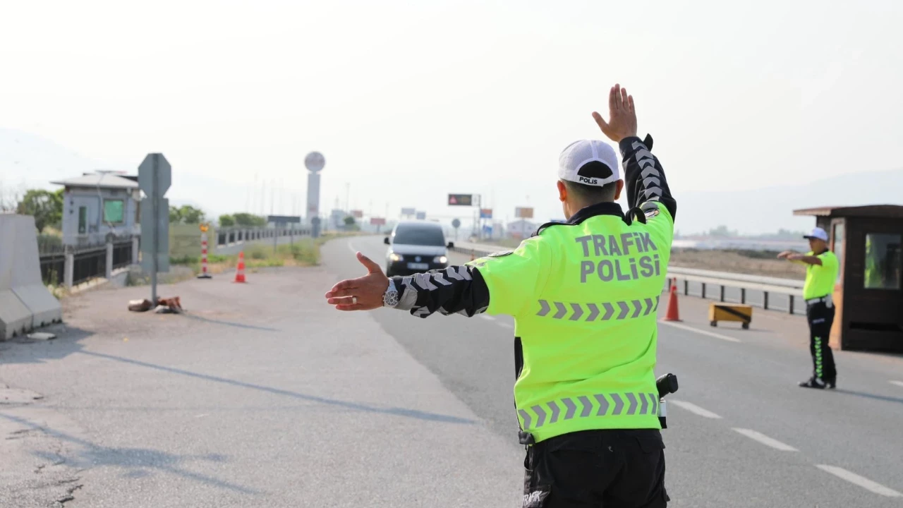 Trafik Cezaları İkiye Katlandı: Yeni Dönem Başlıyor! Ehliyet ve Araç Gidebilir