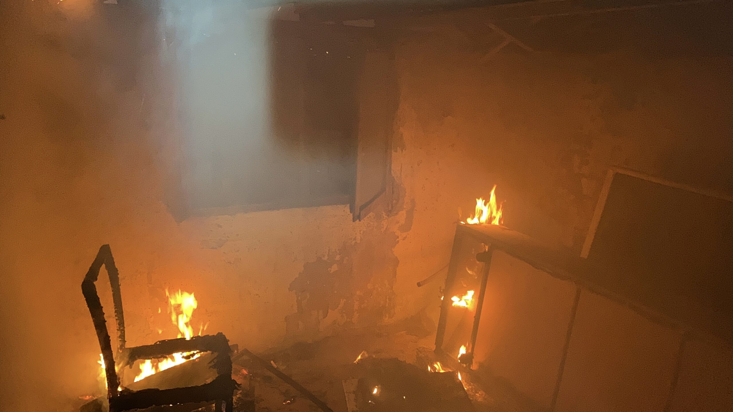 Mudanya’da metruk evde çıkan yangın paniğe neden oldu