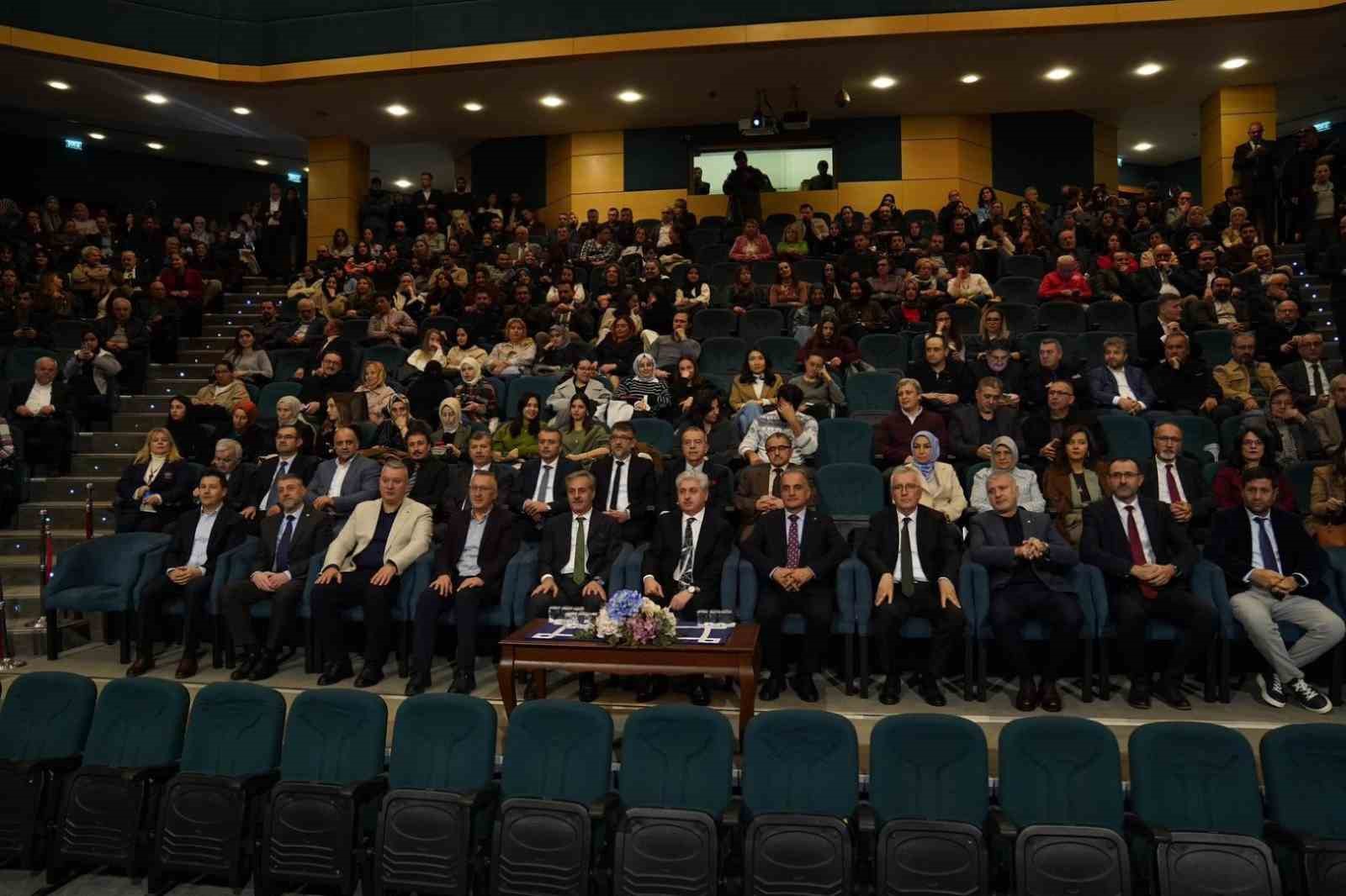 Sakarya Üniversitesi “Araştırma Üniversitesi” statüsünü törenle kutladı